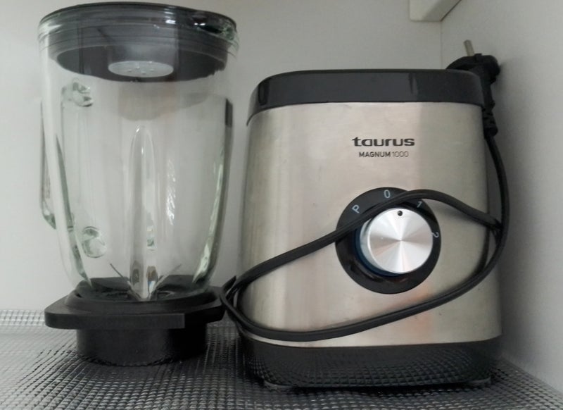 Batidora de vaso Taurus Magnum 1000