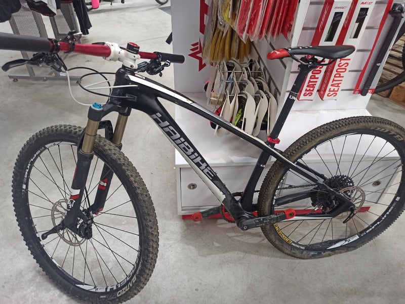 bicicleta 27.5 talla s carbono en buen estado