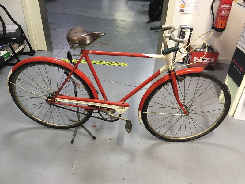 Bicicleta antigua BH Águila