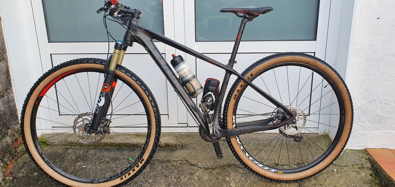 Bicicleta BTT Cube Reaction 29