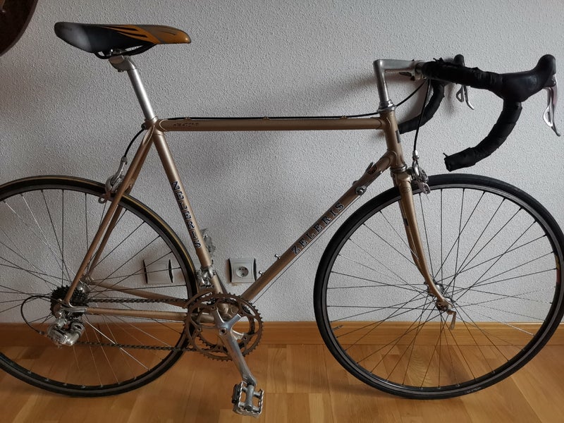 Bicicleta carretera clásica Zeleris