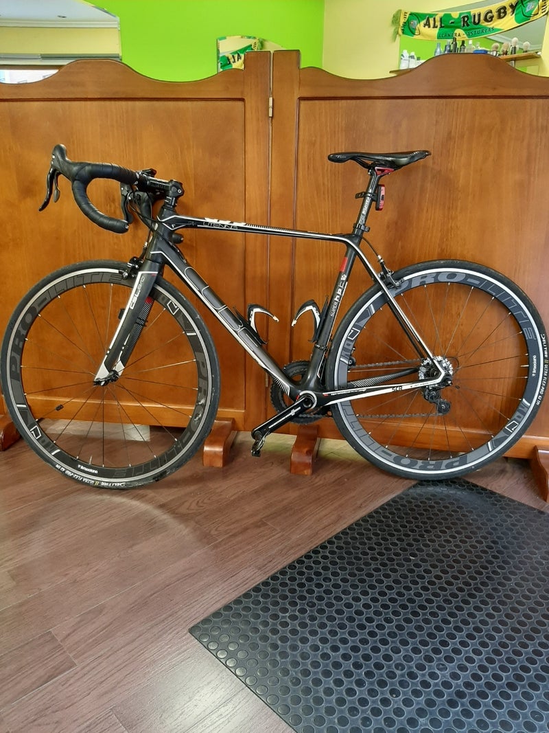 Bicicleta carretera Cube