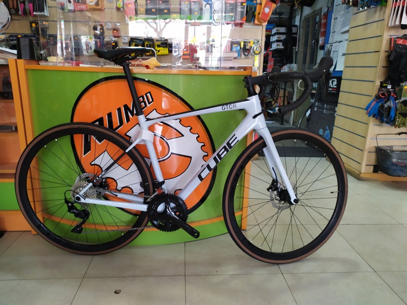 BICICLETA CUBE ATTAIN GTC RACE TALLA 53