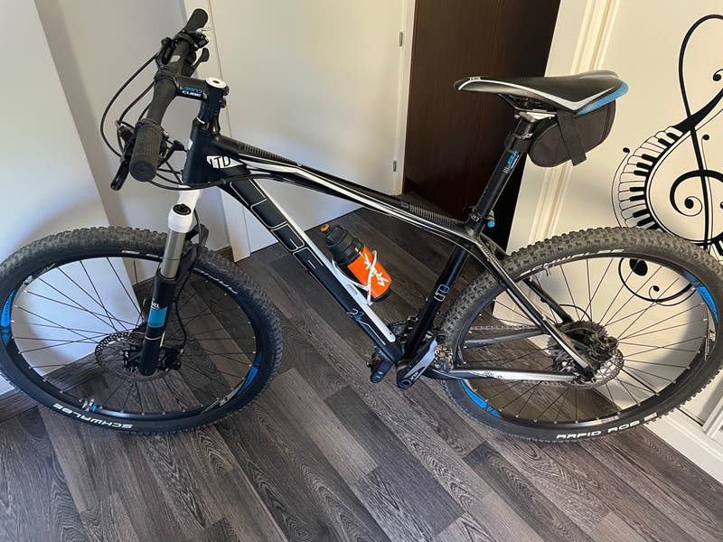 Bicicleta CUBE cross country 27,5