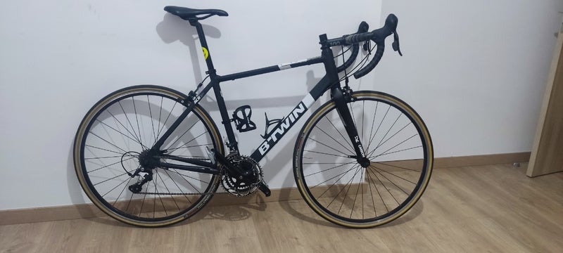 Bicicleta de carretera B'TWIN TRIBAN 500 