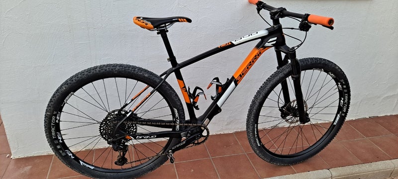 BICICLETA DE MONTAÑA CARBONO  29