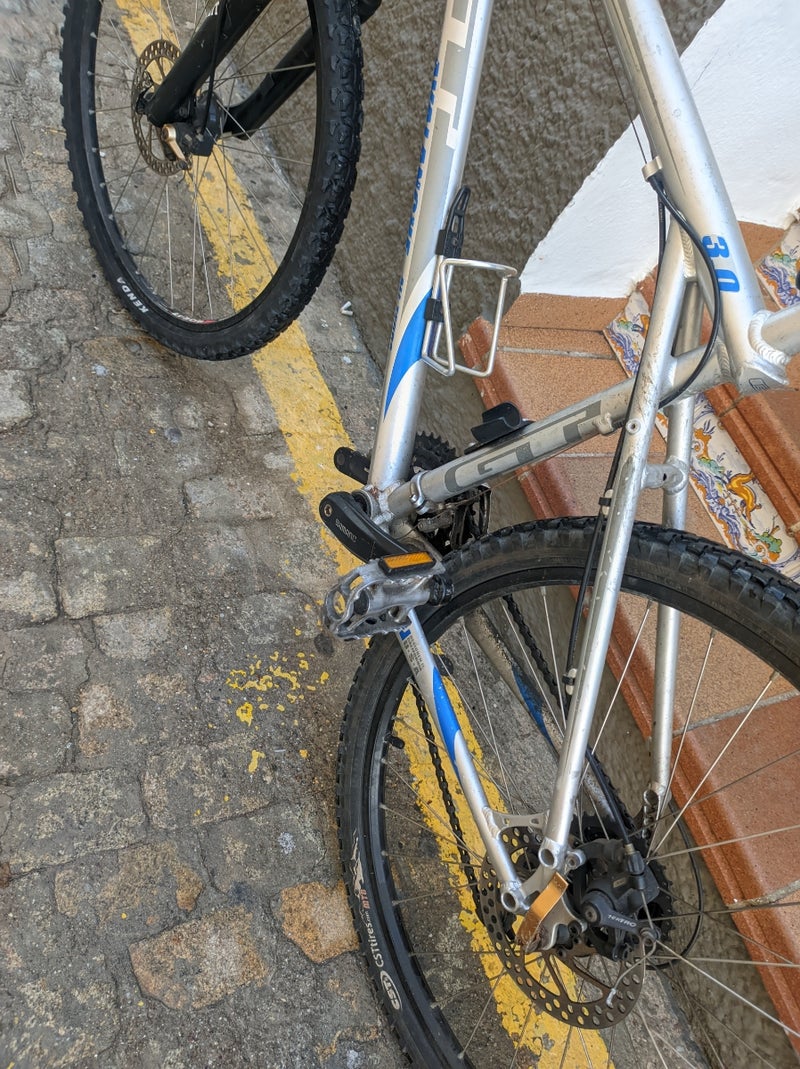 Bicicleta de montaña GT avalanche 3.0