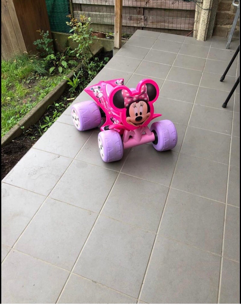 Bicicleta Minnie Mouse con batería 
