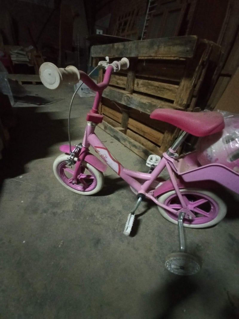 Bicicleta y casco