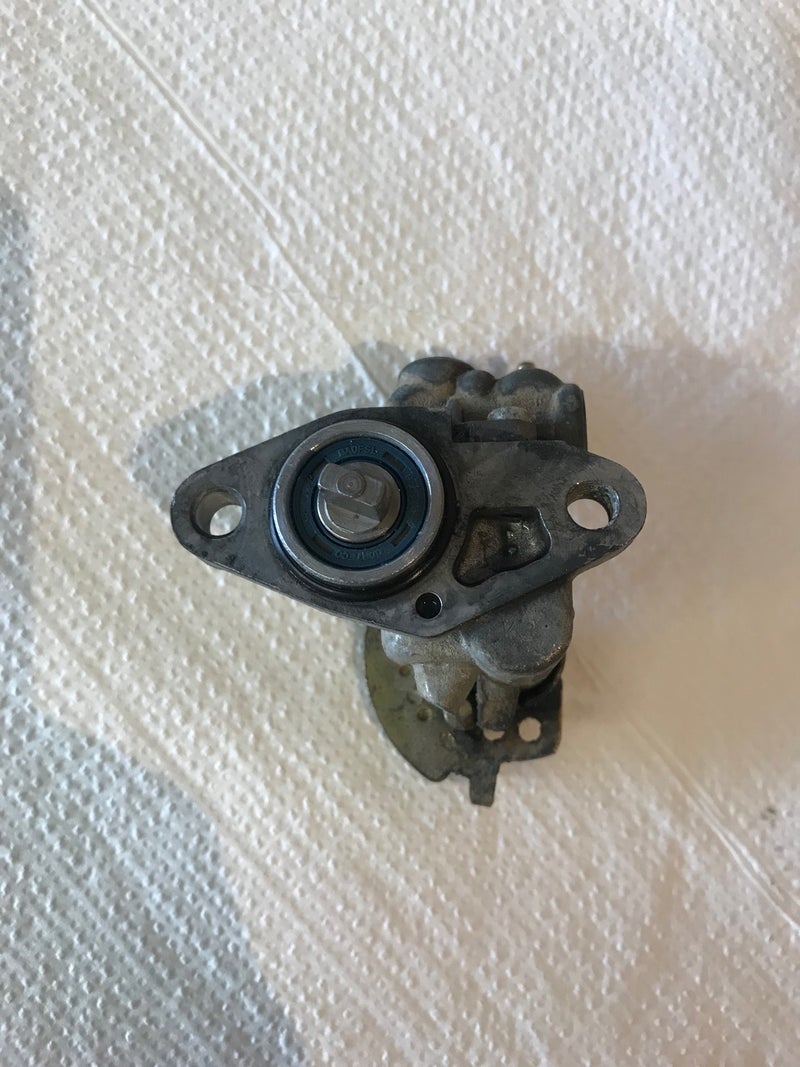 Bomba aceite derbi senda