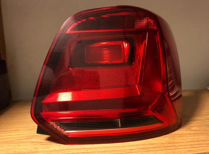Faro derecho VW Polo 5
