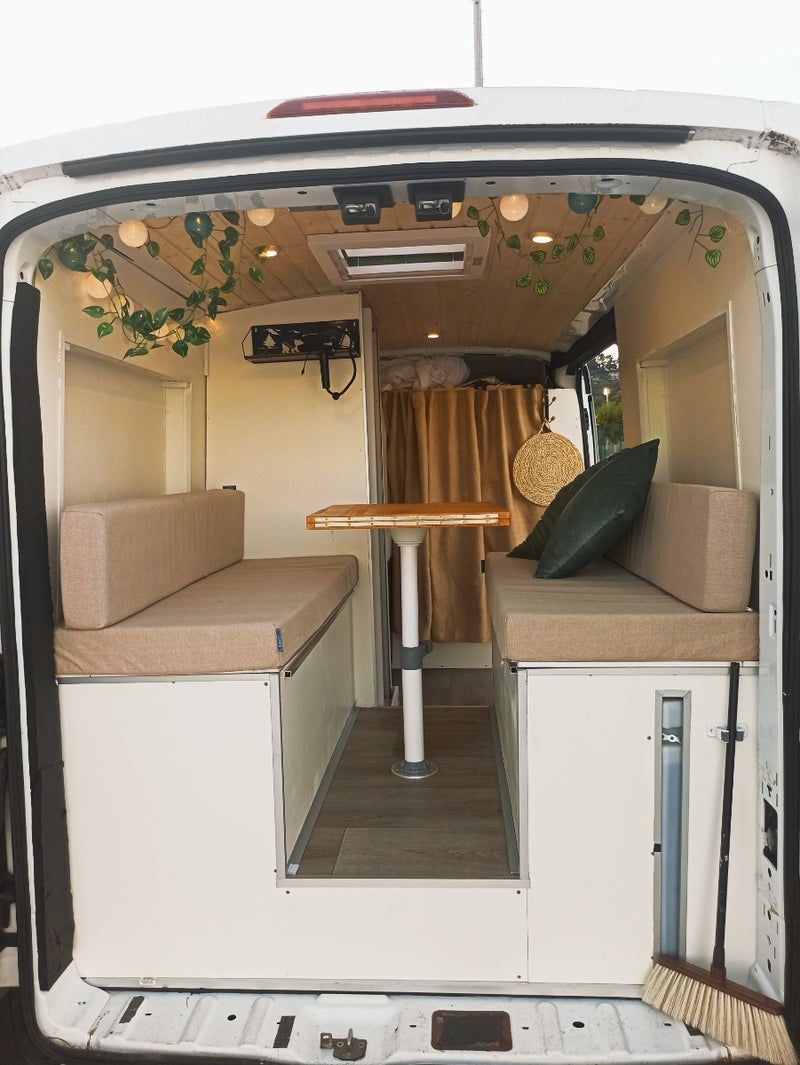 Furgoneta camper L2H2 2015 119.000km Ducha Interior