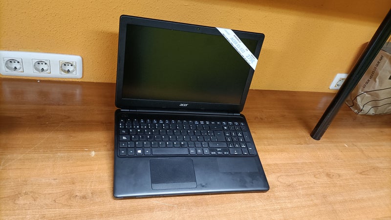 Impecable Ordenador Portatil Acer Aspire E-1 SSD