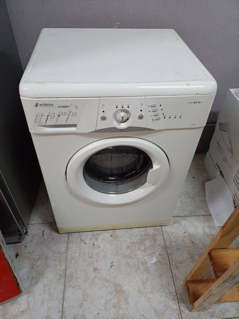 lavadora 6 kg carga frontal Edesa