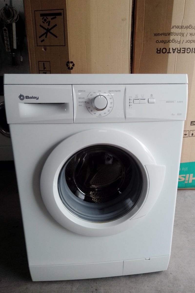 lavadora Balay 6kg 1000rpm. 