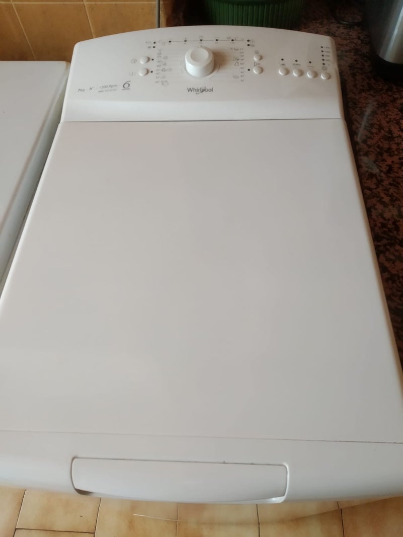Lavadora carga superior Whirlpool AWE70122