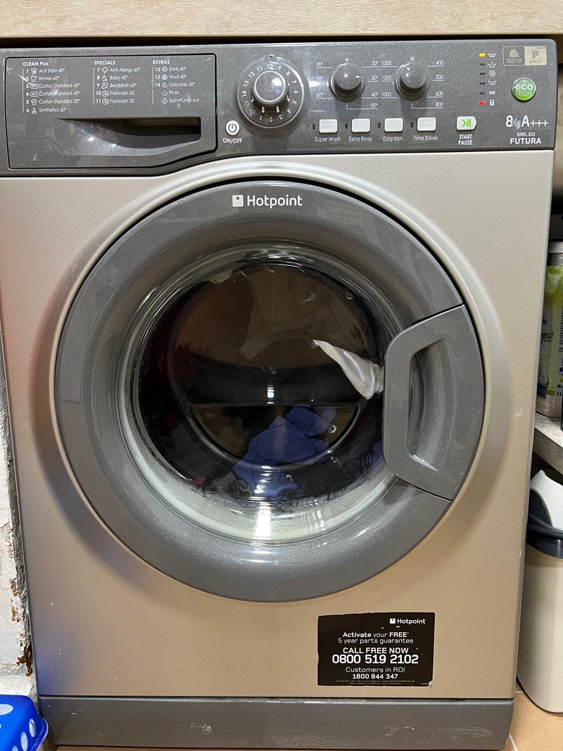 Lavadora gris Hotpoint 8kg