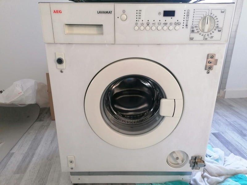 Lavadora integrada AEG