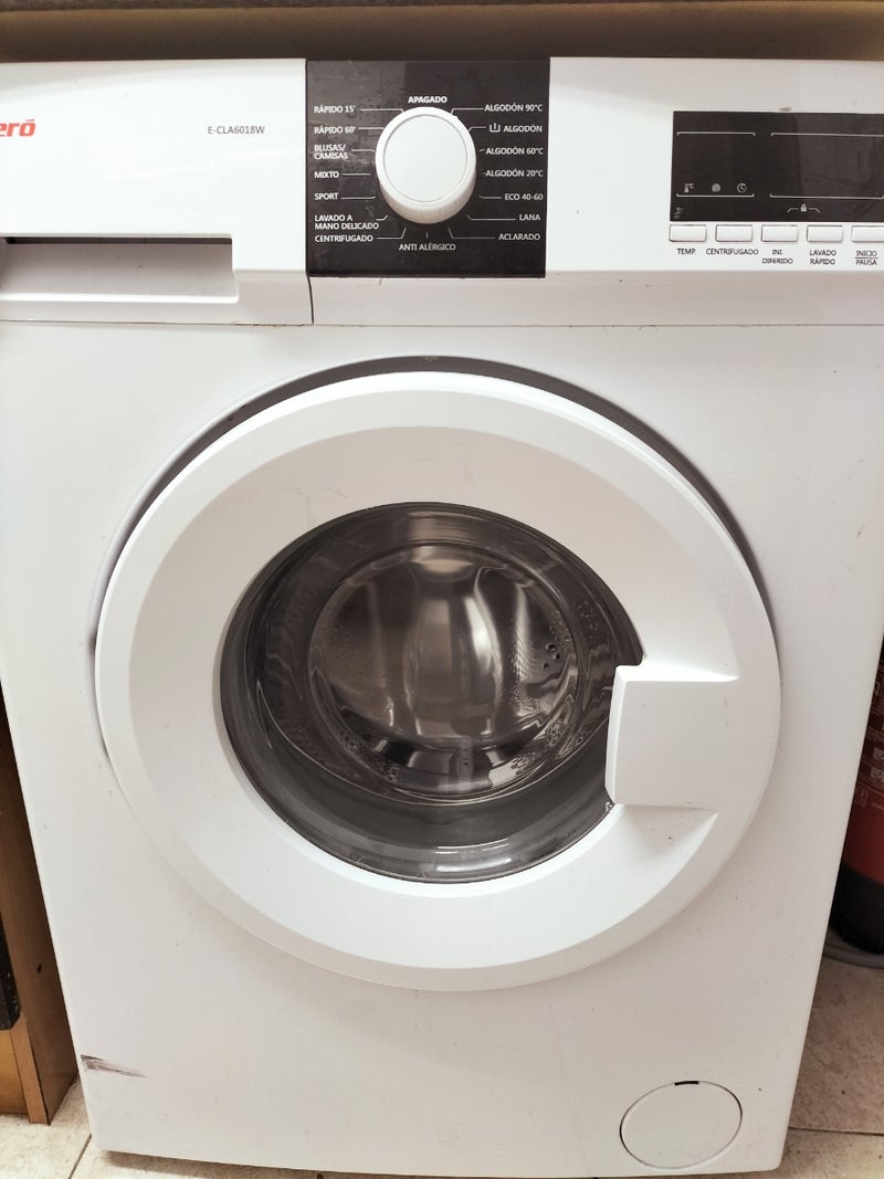 Lavadora se vende por traslado ,pocos meses y muy 