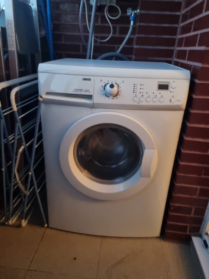 Lavadora Zanussi ZWG 11121 P