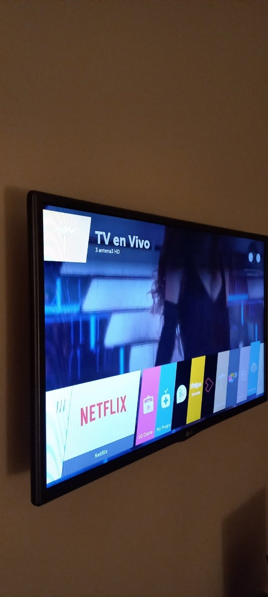 LG smart TV 32