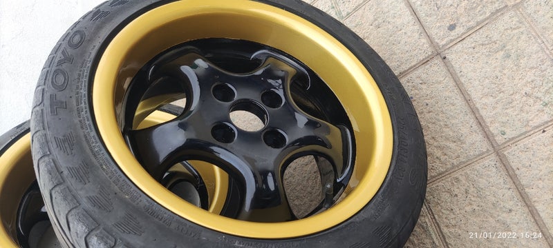 Llantas RH Aluminio Negras y Doradas