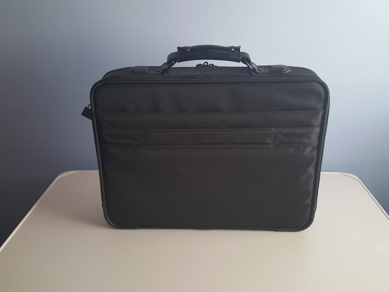 Maletín Sumdex organizador/portatil de hasta 17