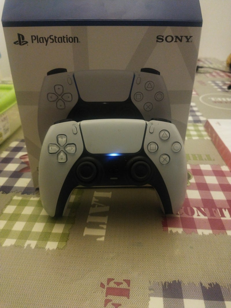 Mando PS5 sin estrenar.