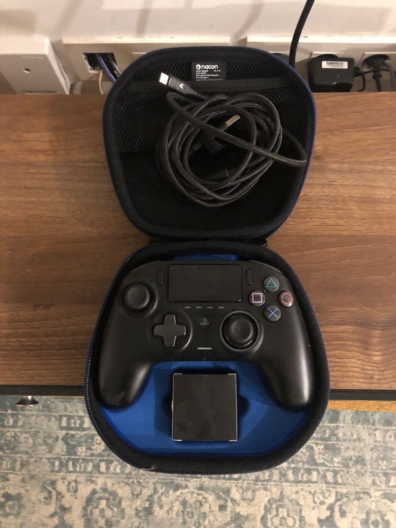 Nacon Ps4 pro controler 3