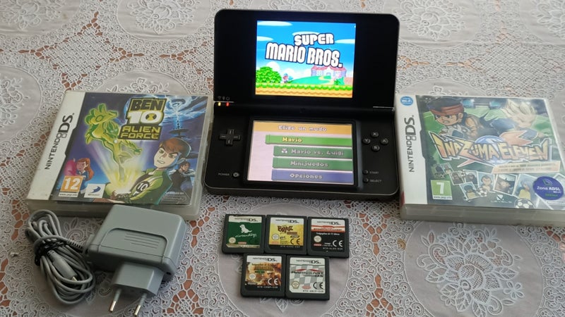Nintendo DSi XL más juegos 