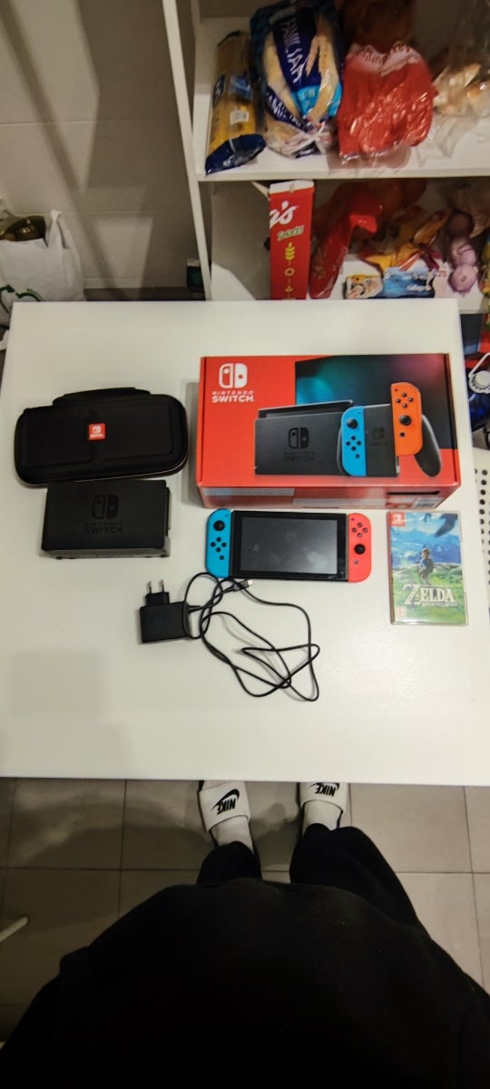 Nintendo switch + The Legend of Zelda + funda
