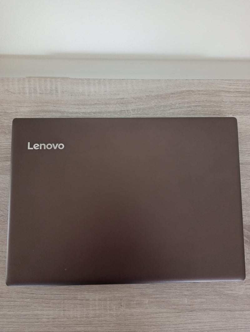 **OPORTUNIDAD** Ordenador portátil Lenovo.