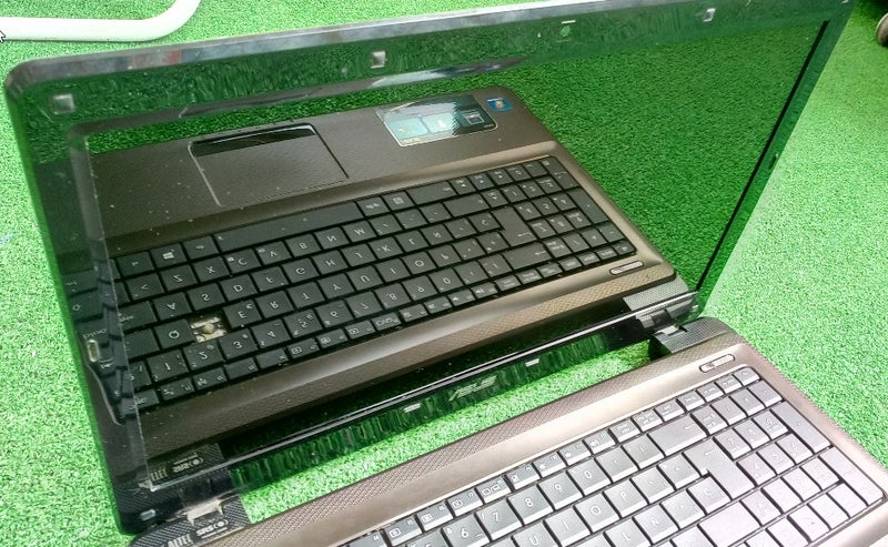 Ordenador portatil Asus K52N
 para piezas.