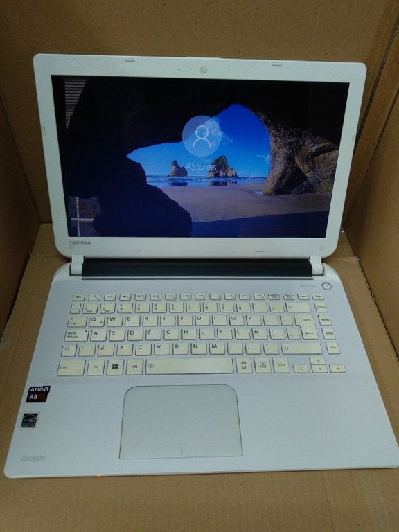Ordenador portatil TOSHIBA SATELLITE (740)