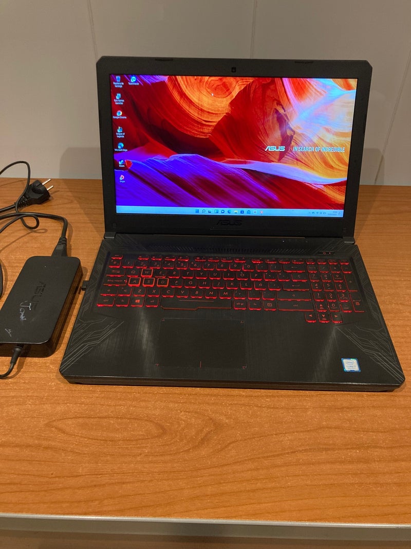Portatil gaming Asus FX504GM: