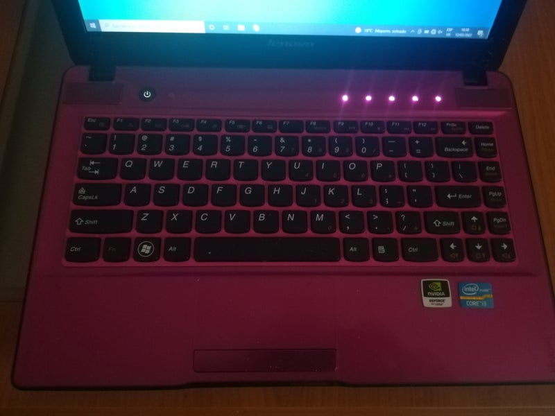 Portatil lenovo rosa