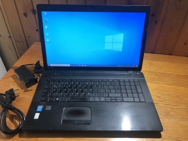 PORTATIL TOSHIBA CORE i3 con PANTALLA 17.3