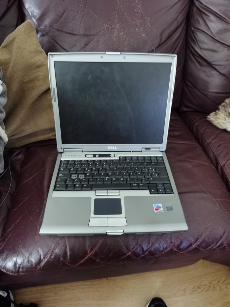 Portátil Dell Latitude D610