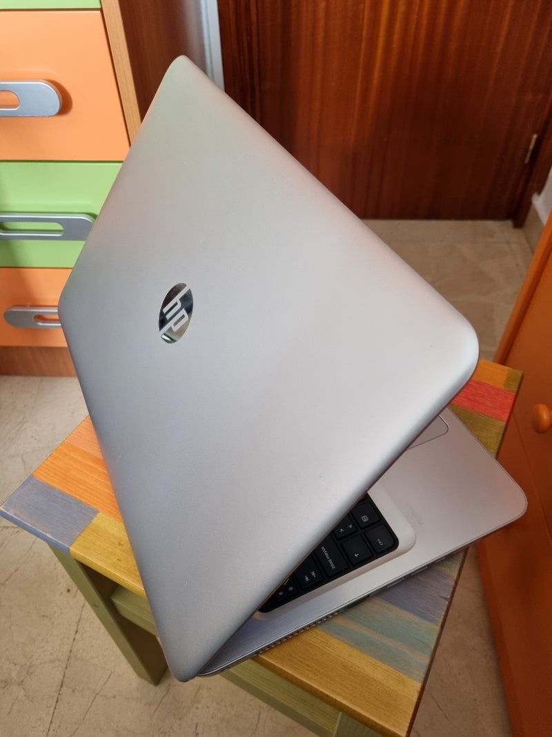 Portátil HP I3 7° SSD, 8GB DE RAM 15'6 PULGADAS 