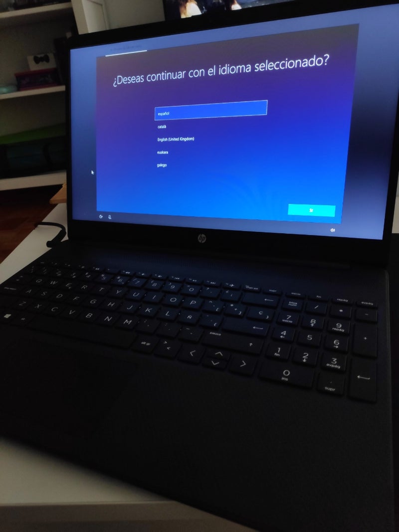 portátil HP, SSD 256gb, RAM 4gb