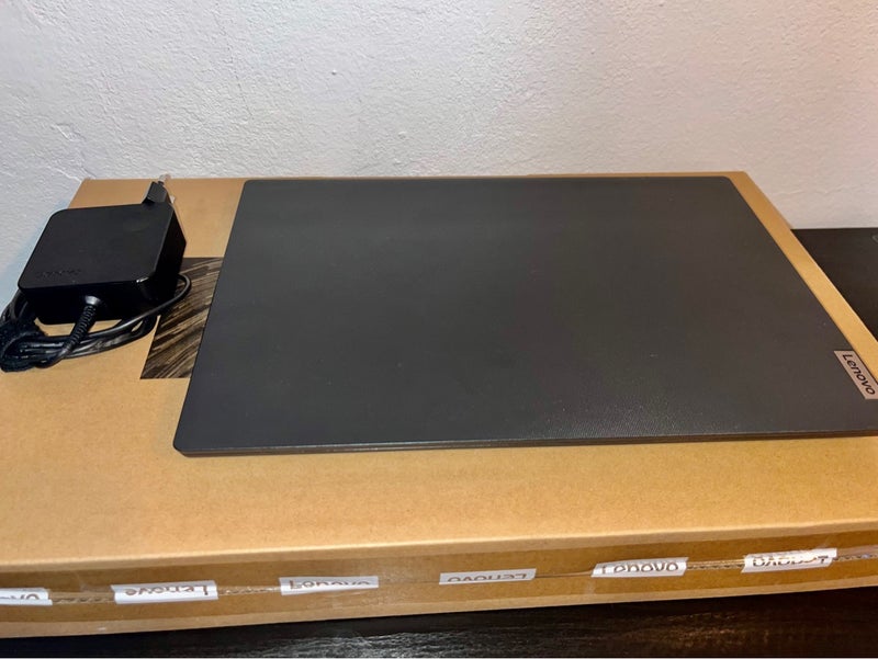 Portátil Lenovo Ideapad 3 Ryzen 5 3500U