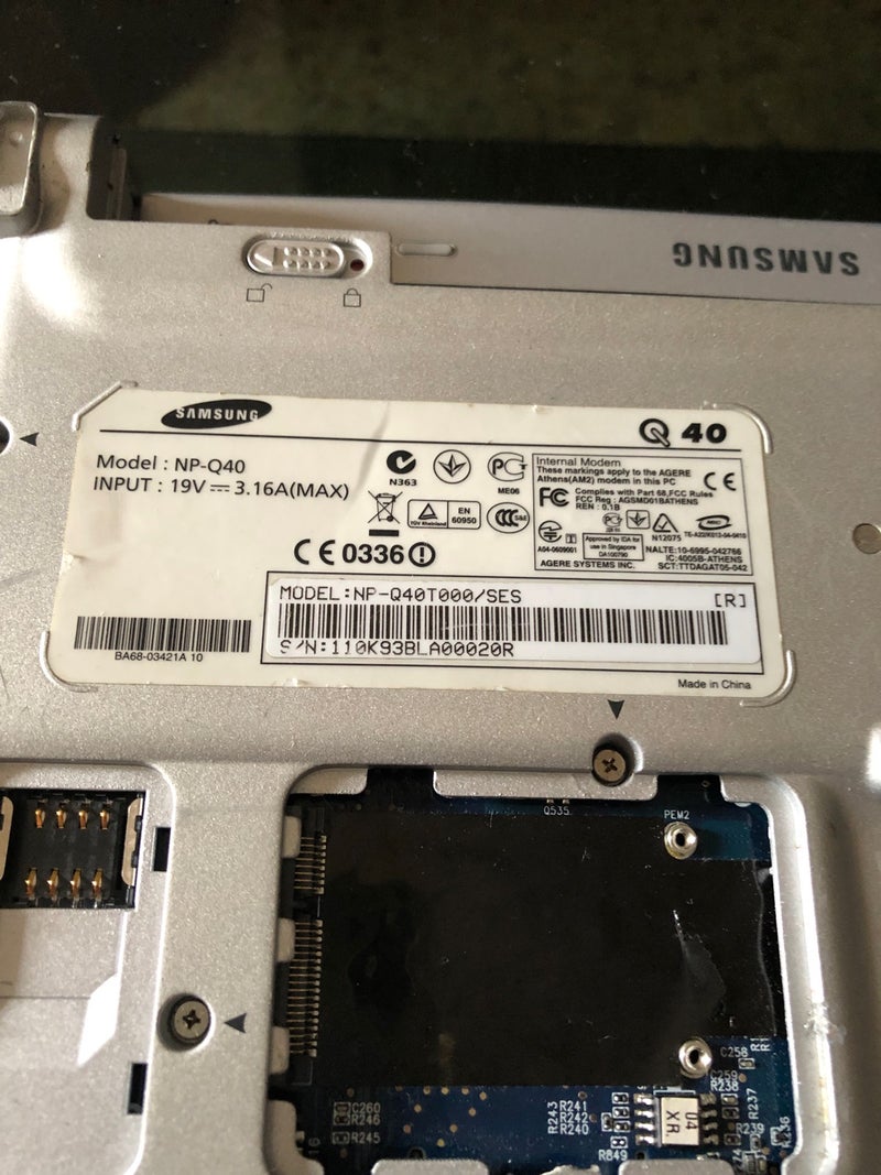 Portátil Samsung model NP-Q40 piezas