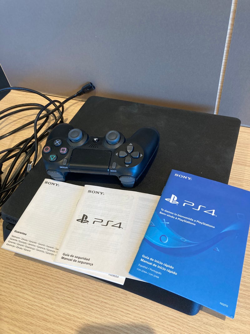 PS4 / Play station 4 