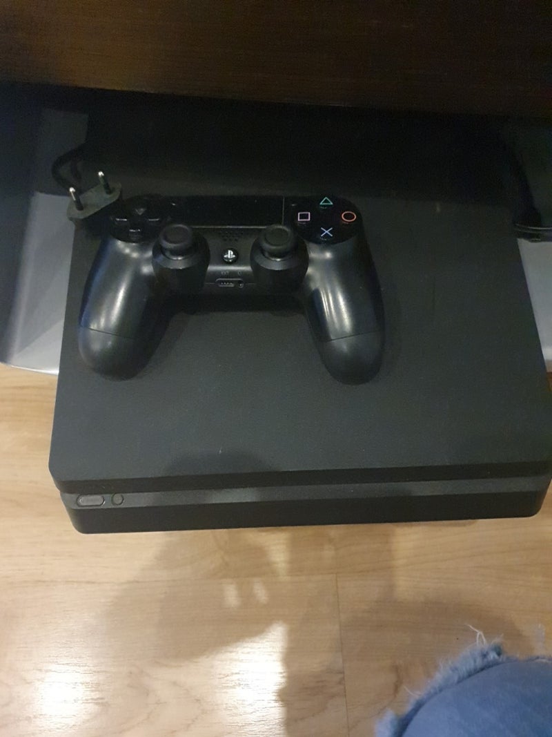 PS4 slim