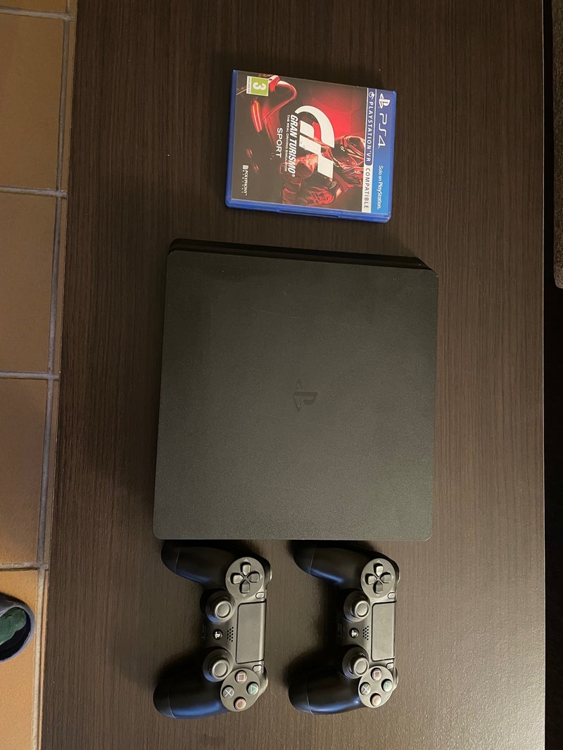 Ps4 slim 1Tb