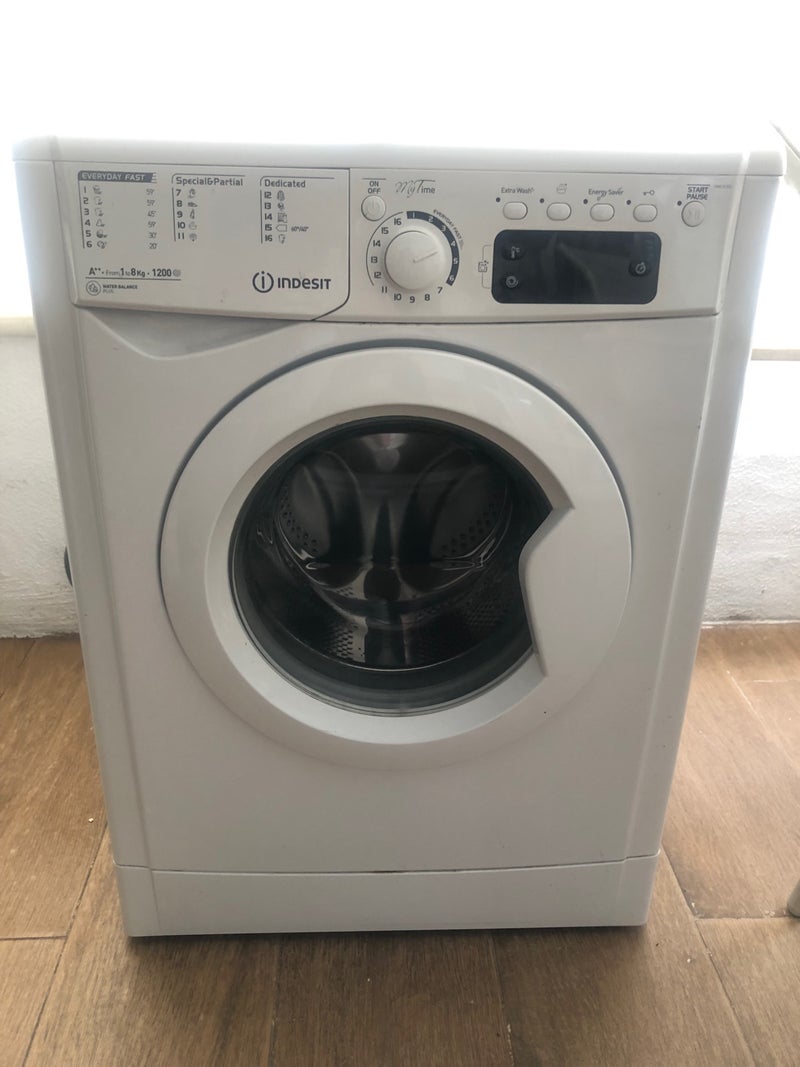 Se vende lavadora Indesit