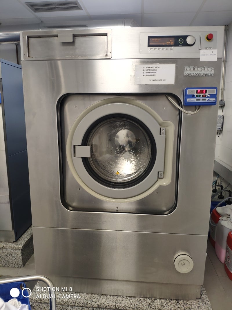Se vende lavadora zanussi