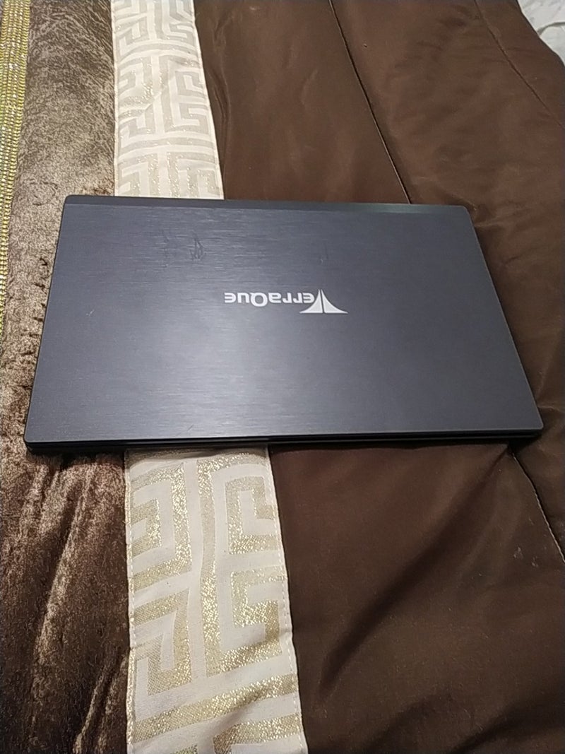 se vende o se cambia portatil 16 ram 500 ssd 
