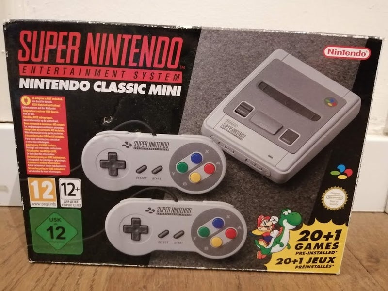 Super nintendo mini + 2 joysticks
