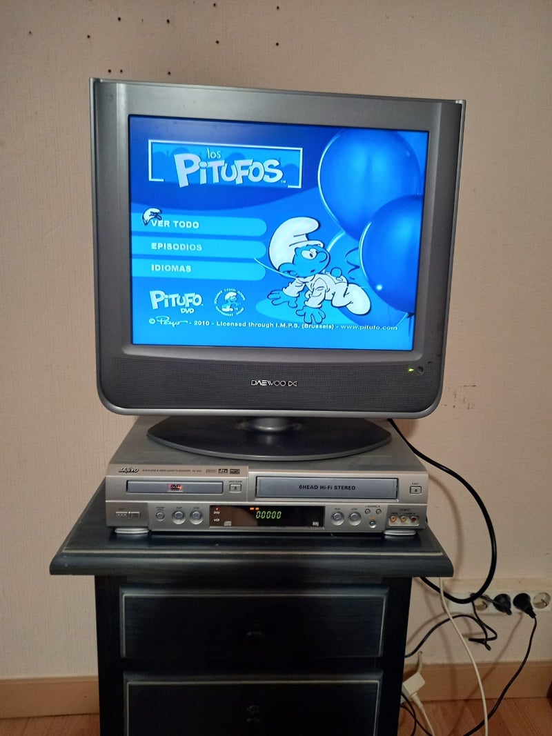 Tele con reproductor DVD y VHS